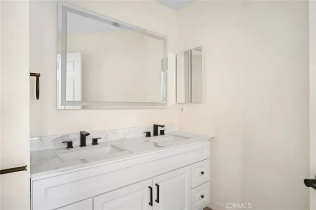 $3,350 | 537 North Adams Street, Unit 207, Glendale, CA 91206