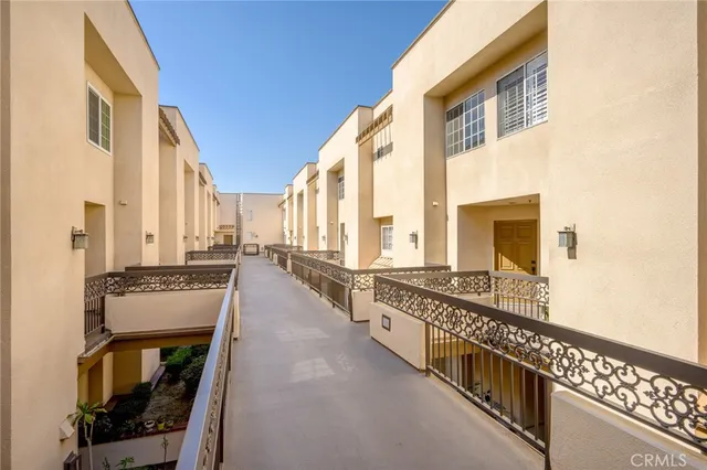 $3,350 | 537 North Adams Street, Unit 207, Glendale, CA 91206