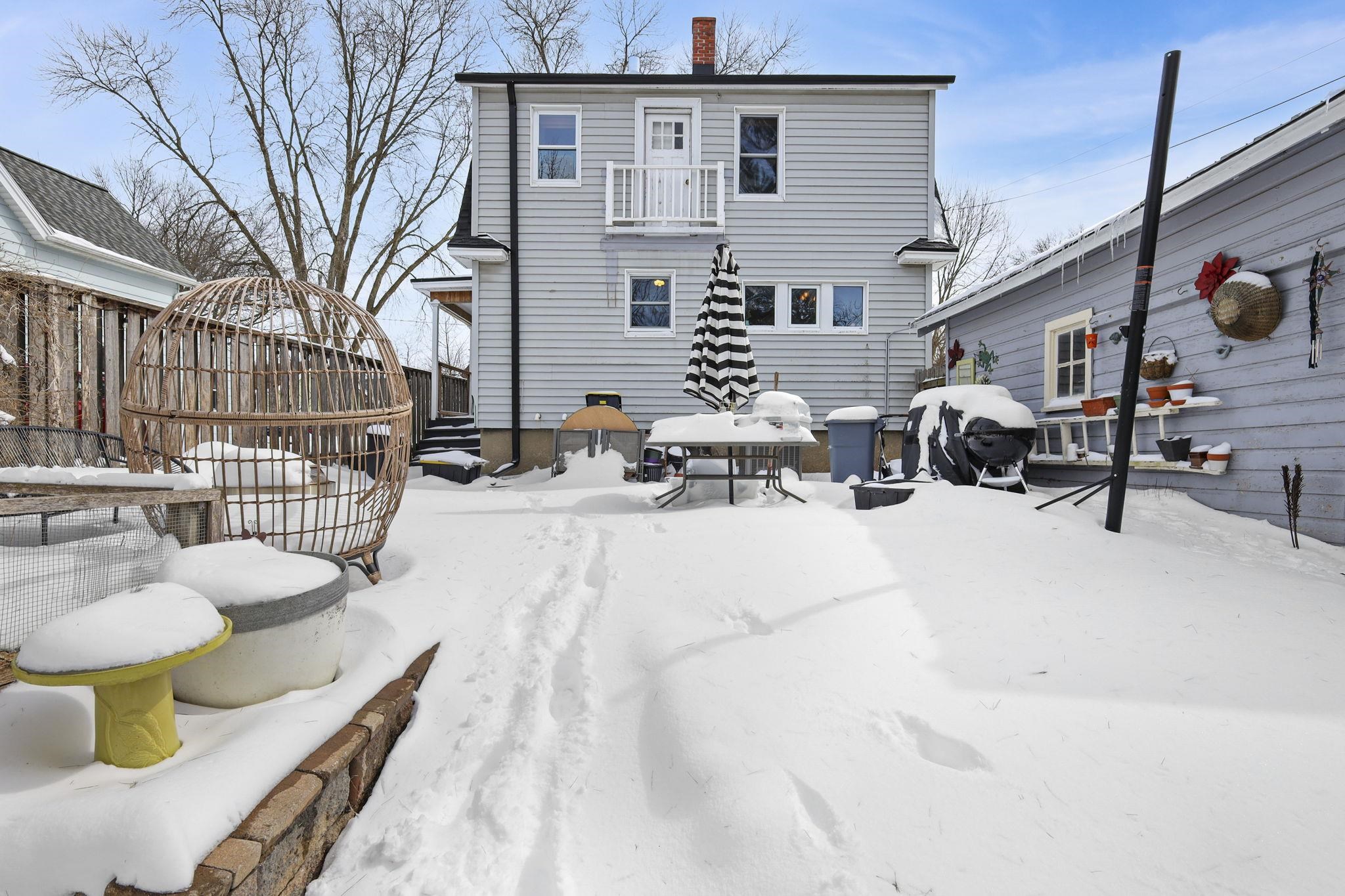 2554 Upham Street Madison, WI 53704 - Photo 6 of 35