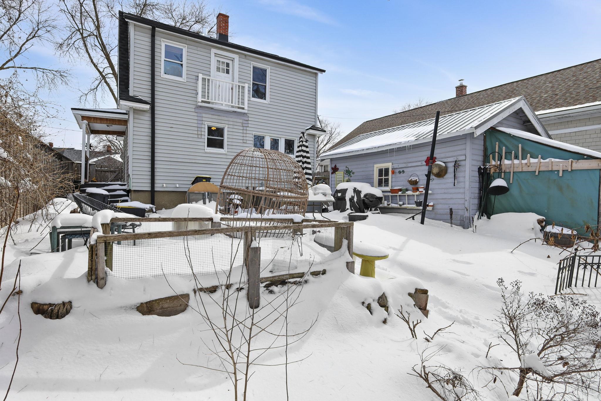 2554 Upham Street Madison, WI 53704 - Photo 7 of 35