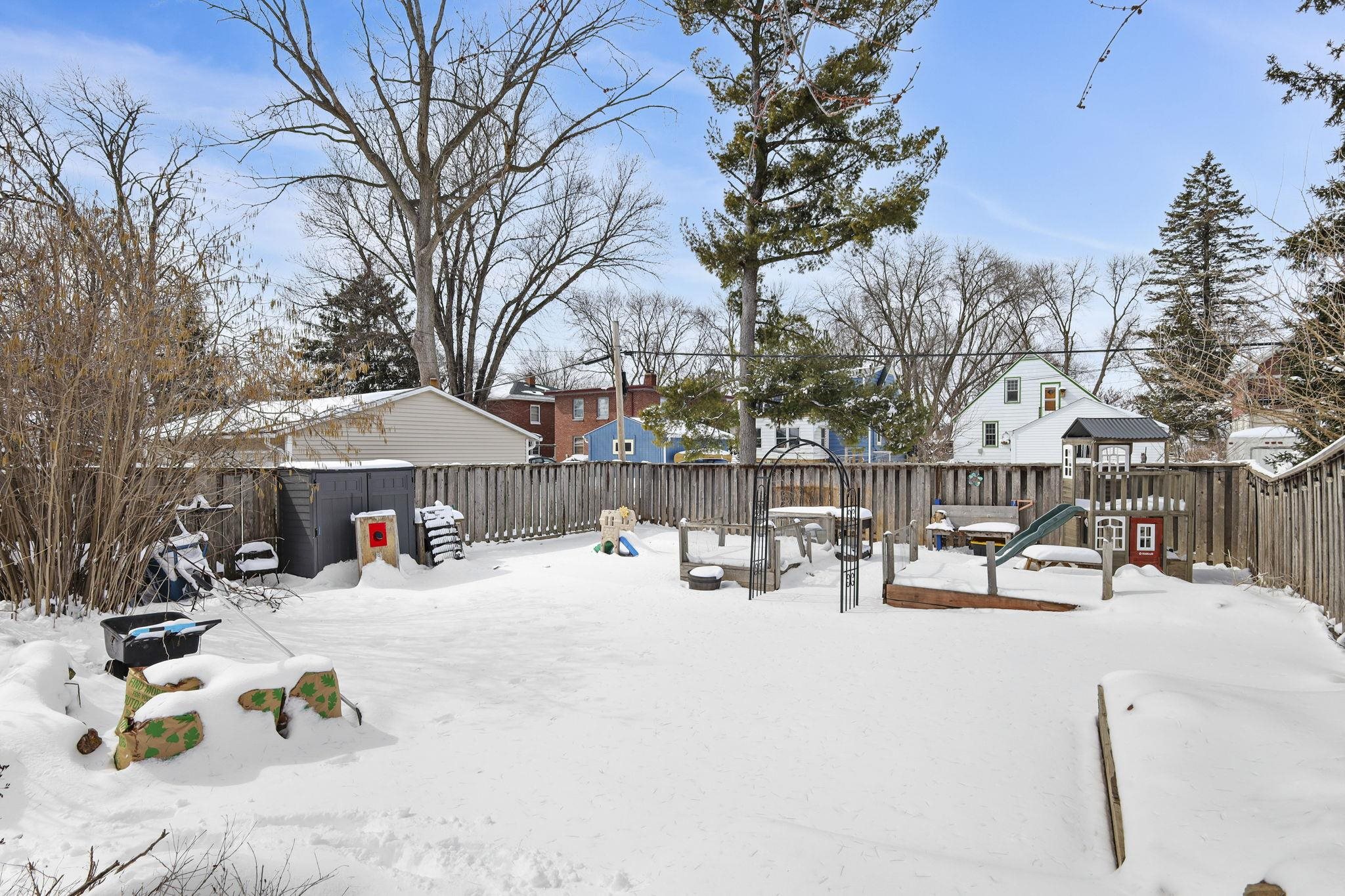 2554 Upham Street Madison, WI 53704 - Photo 8 of 35