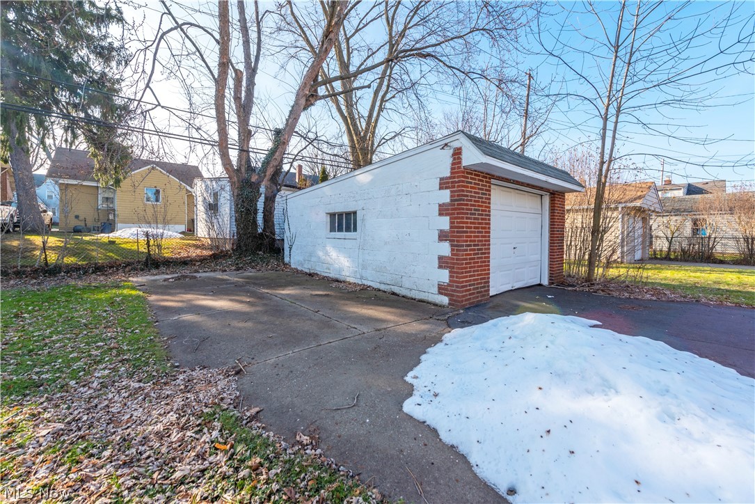 4482 Laurel Road Cleveland, OH 44121 - Photo 26 of 28