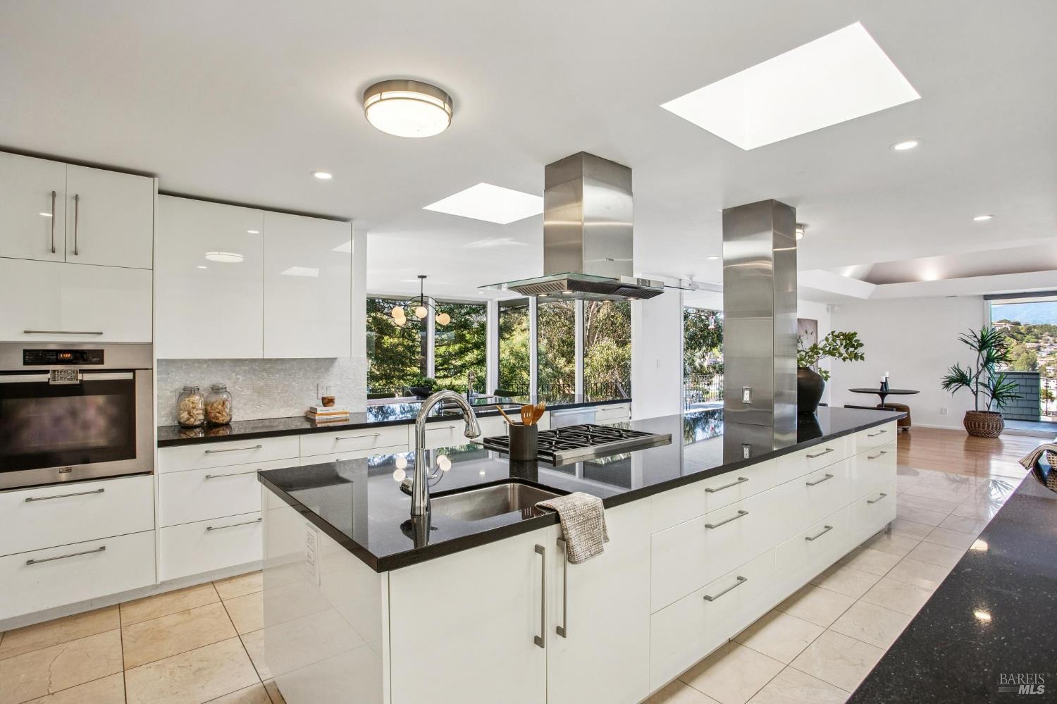 100 Eden Roc Drive Sausalito, CA 94965 - Photo 17 of 49