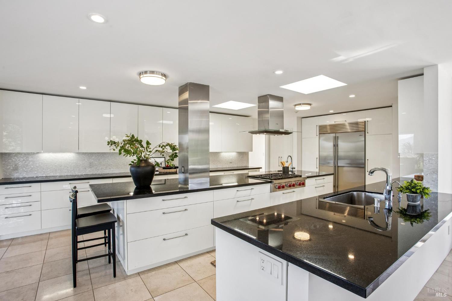 100 Eden Roc Drive Sausalito, CA 94965 - Photo 20 of 49