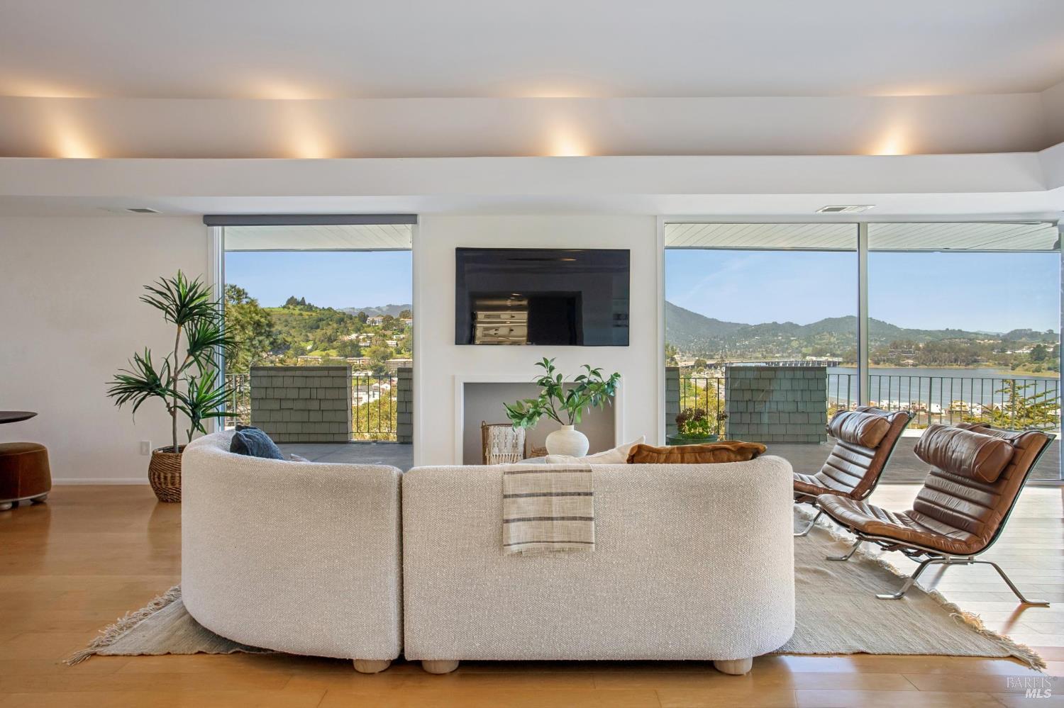 100 Eden Roc Drive Sausalito, CA 94965 - Photo 4 of 49