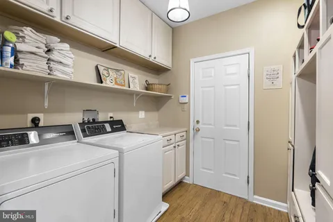 $1,525,000 | 13913 Little Tree Court, Rockville, MD 20850