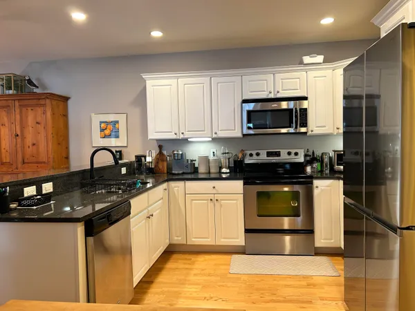 $2,900 | 100 Shepard's Cove Road, Unit H104, Kittery, ME 03904