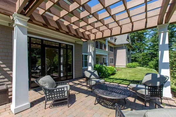 $2,900 | 100 Shepard's Cove Road, Unit H104, Kittery, ME 03904