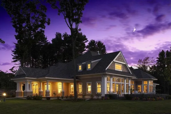 $2,900 | 100 Shepard's Cove Road, Unit H104, Kittery, ME 03904