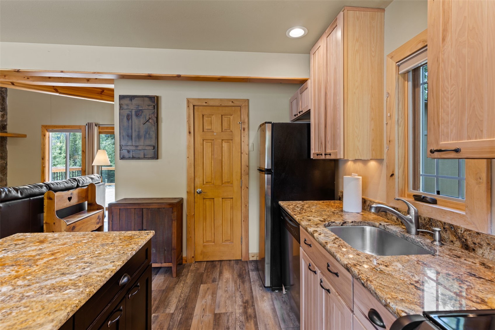 283 Range Road, Unit 4 Breckenridge, CO 80424 - Photo 8 of 32 Nicely remodeled kitchen.