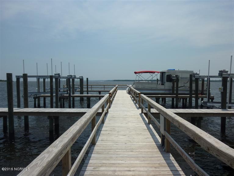 9110 River Road Wilmington, NC 28412 - Photo 3 of 10 Dock