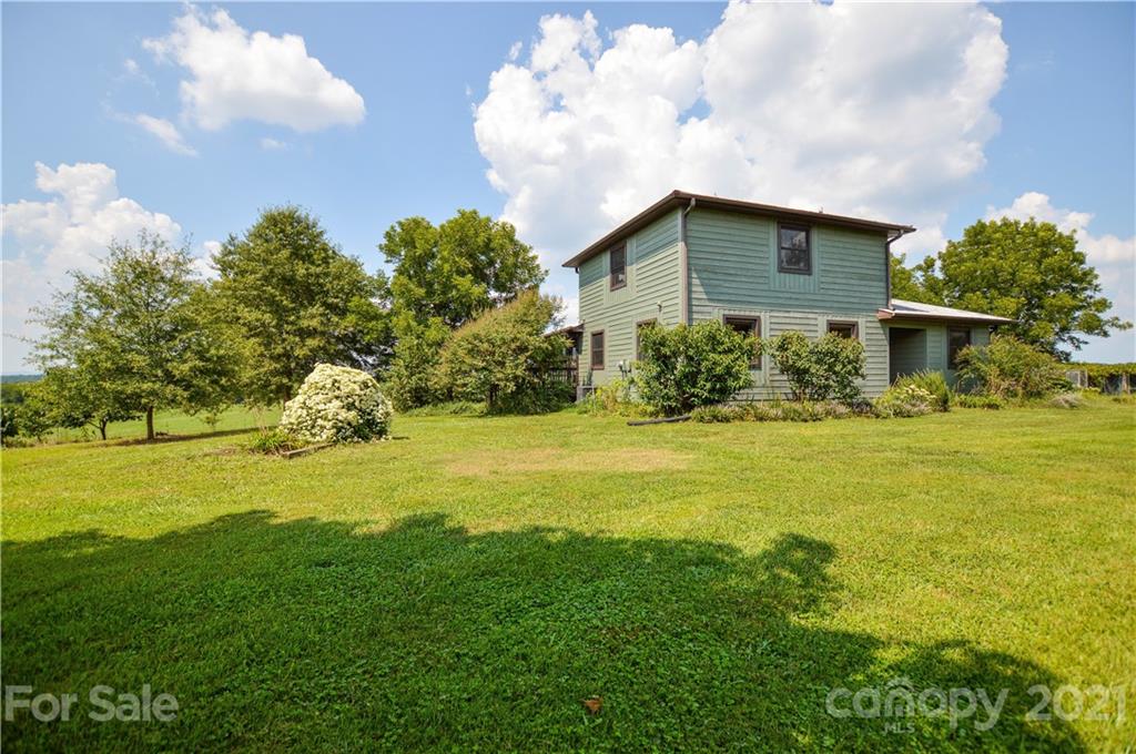 601 North Meadow Road Harmony, NC 28634 - Photo 5 of 28 Gallery Image 5