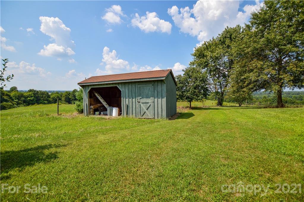 601 North Meadow Road Harmony, NC 28634 - Photo 9 of 28 Gallery Image 9