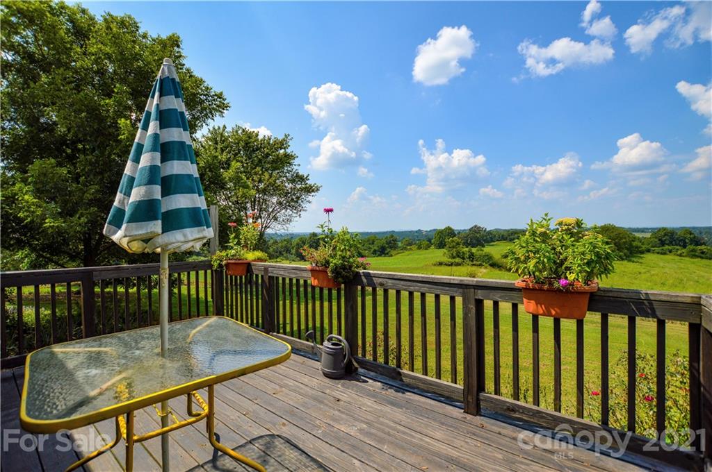 601 North Meadow Road Harmony, NC 28634 - Photo 10 of 28 Gallery Image 10