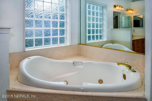 109 Edge Of Woods Road St. Augustine, FL 32092 - Photo 25 of 39 master tub