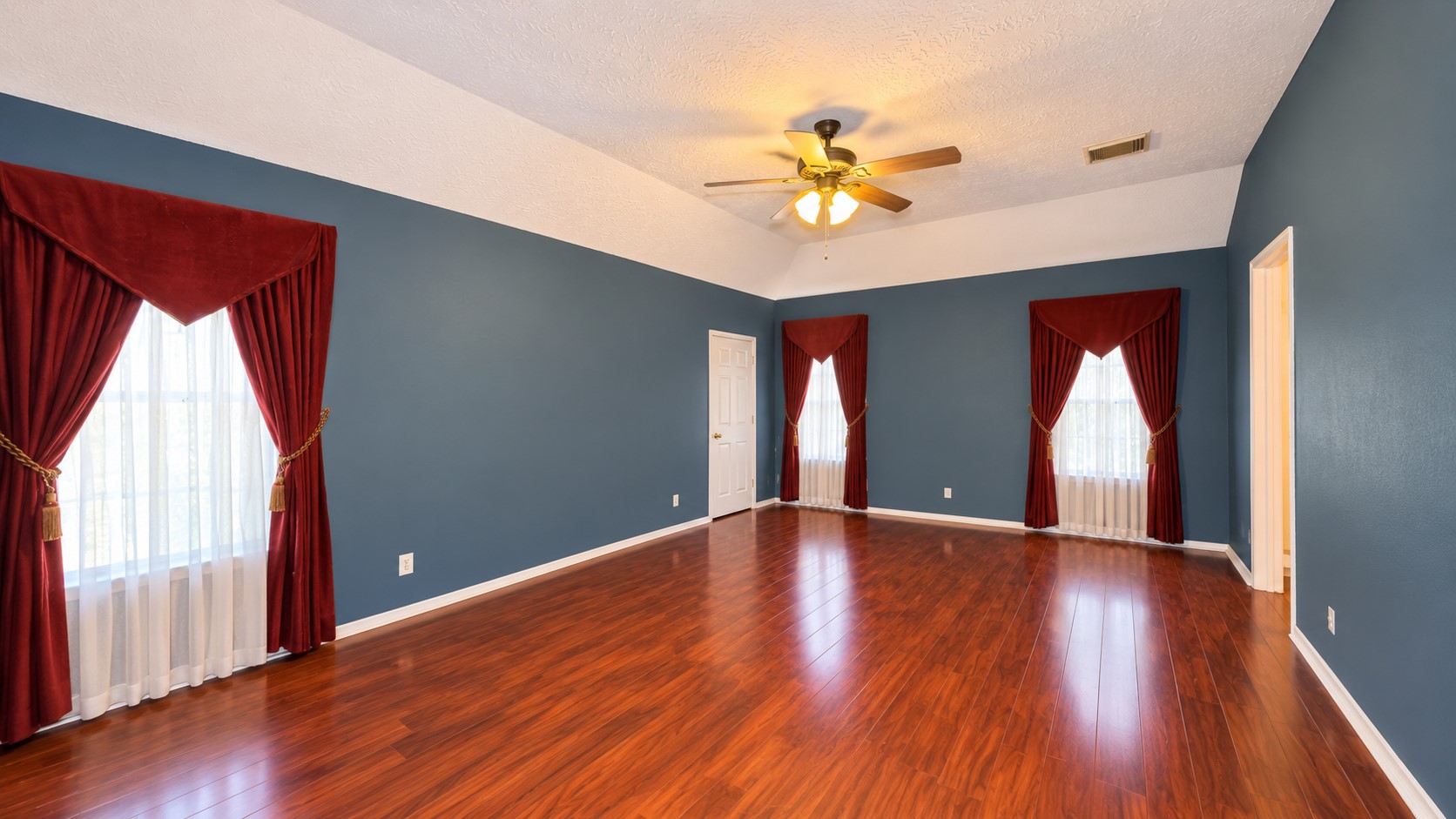 5026 Edgegate Drive Spring, TX 77373 - Photo 8 of 16 Gallery Image 8