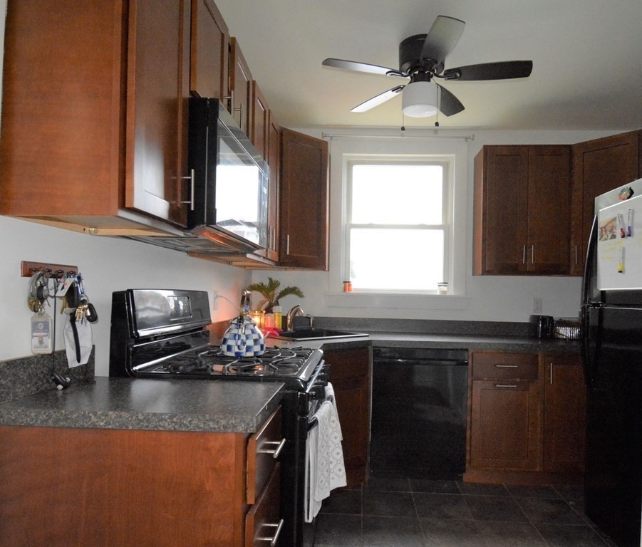 31 Wing Road Acushnet, MA 02743 - Photo 3 of 10