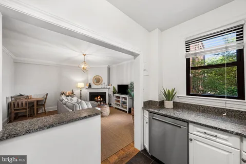 $389,999 | 3616 Connecticut Avenue Northwest, Unit 201, Washington, DC 20008