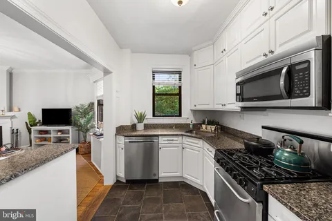 $389,999 | 3616 Connecticut Avenue Northwest, Unit 201, Washington, DC 20008