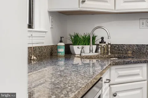 $389,999 | 3616 Connecticut Avenue Northwest, Unit 201, Washington, DC 20008