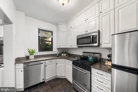 $389,999 | 3616 Connecticut Avenue Northwest, Unit 201, Washington, DC 20008