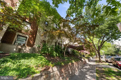 $389,999 | 3616 Connecticut Avenue Northwest, Unit 201, Washington, DC 20008