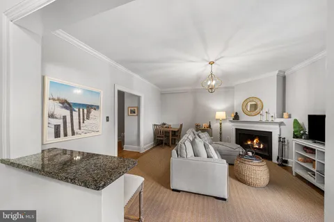 $389,999 | 3616 Connecticut Avenue Northwest, Unit 201, Washington, DC 20008
