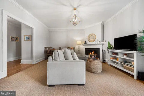 $389,999 | 3616 Connecticut Avenue Northwest, Unit 201, Washington, DC 20008