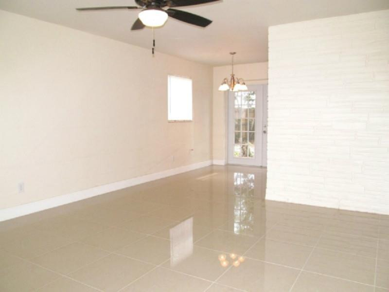 6839 Southwest 22nd Court Miramar, FL 33023 - Photo 4 of 11 Living Room.