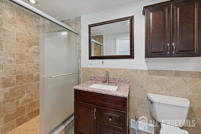 $599,999 | 52 Greenbrook Road, Middlesex, NJ 08846