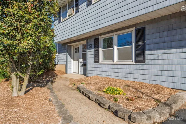 $599,999 | 52 Greenbrook Road, Middlesex, NJ 08846