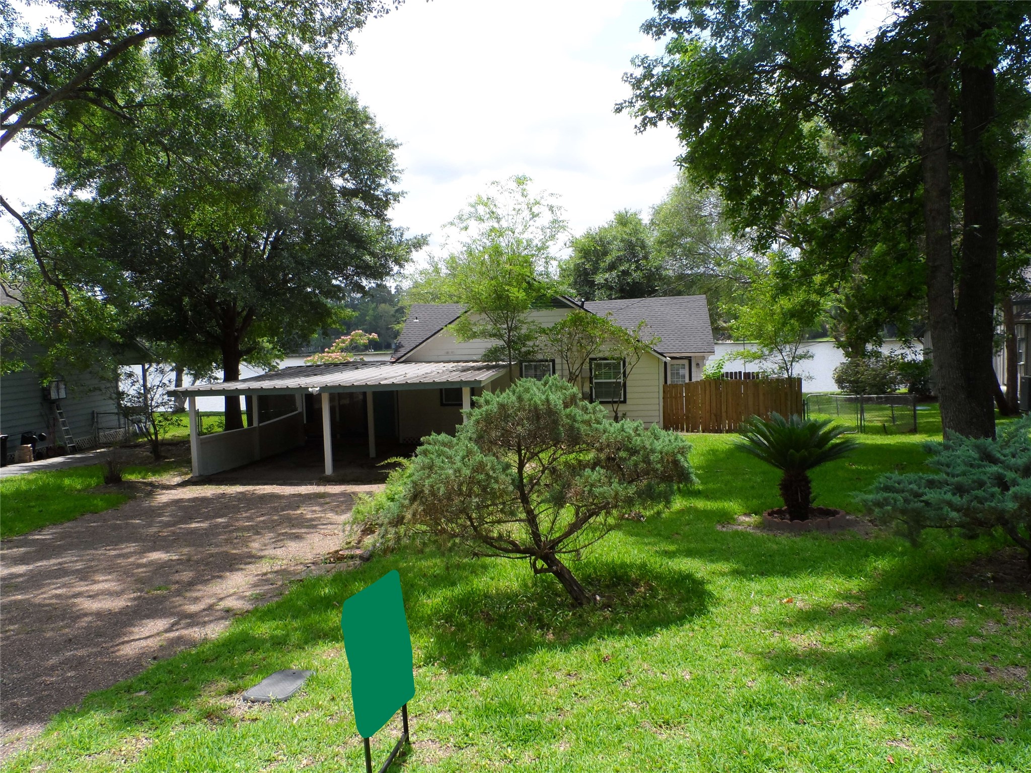 13545 Northshore Loop Conroe, TX 77304 - Photo 3 of 44