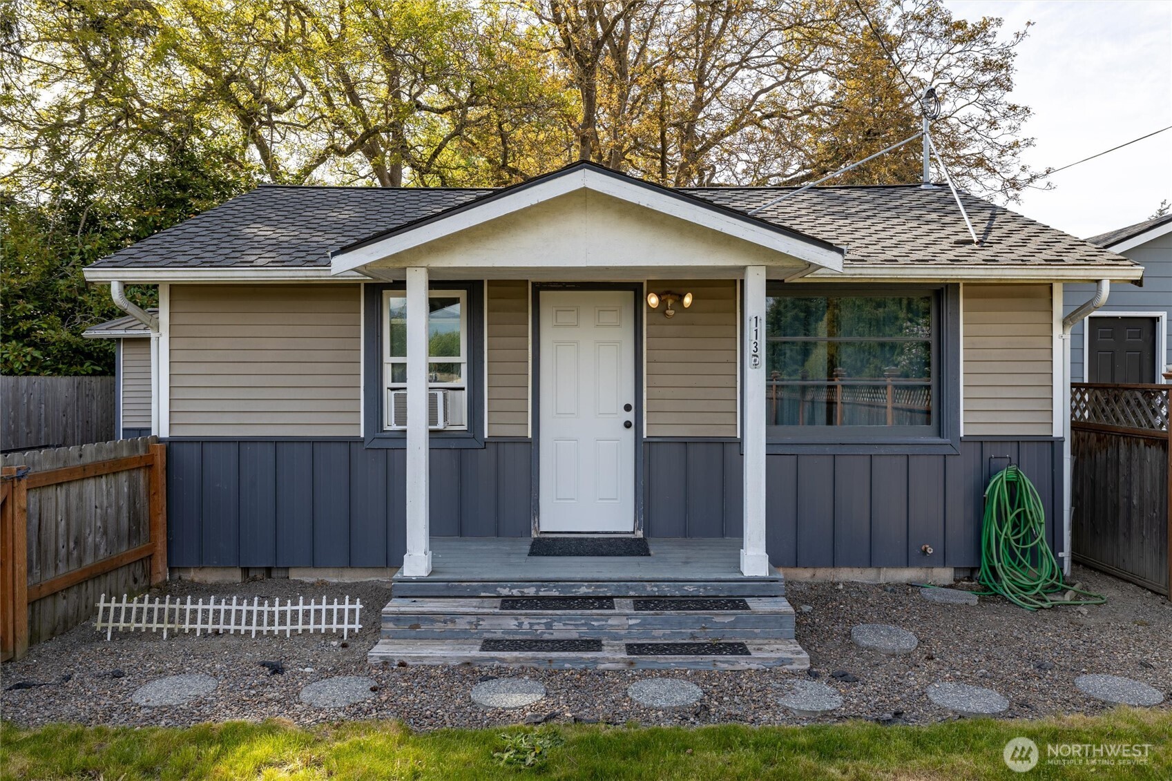 113 South Gardner Road Burlington, WA 98233 - Photo 26 of 40 a front view of a house with garden