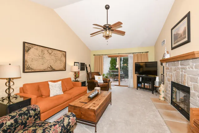 $424,900 | 300 King William Court South, Waukesha, WI 53186