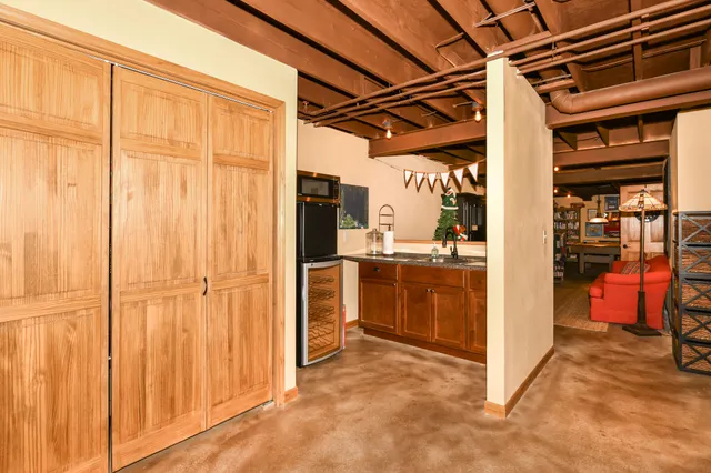 $424,900 | 300 King William Court South, Waukesha, WI 53186