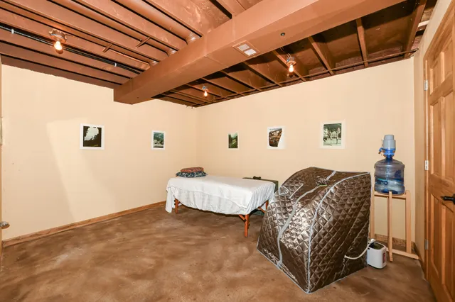 $424,900 | 300 King William Court South, Waukesha, WI 53186