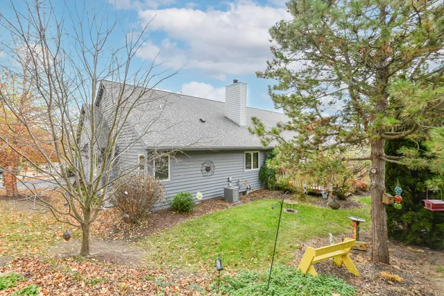 $424,900 | 300 King William Court South, Waukesha, WI 53186