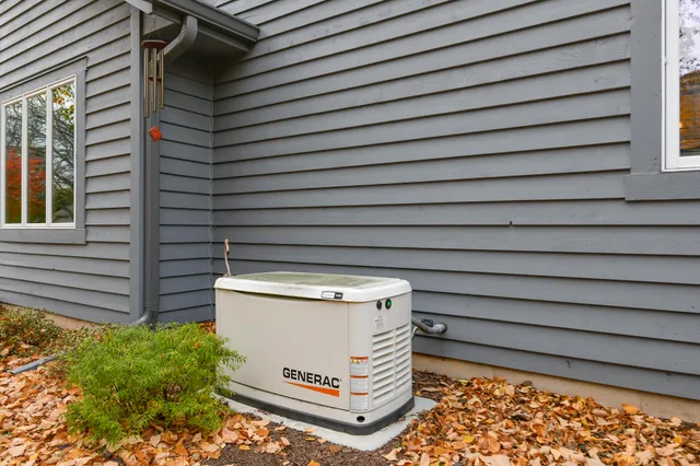 $424,900 | 300 King William Court South, Waukesha, WI 53186