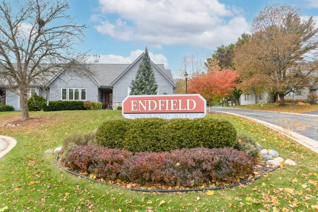 $424,900 | 300 King William Court South, Waukesha, WI 53186