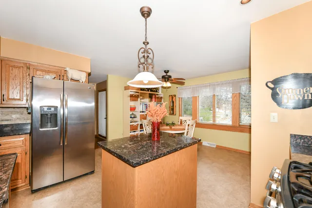 $424,900 | 300 King William Court South, Waukesha, WI 53186