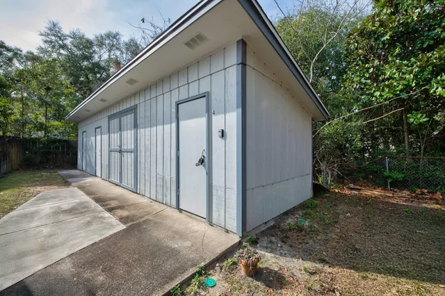 $1,525 | 131 Bayou View Drive, Unit B, Fort Walton Beach, FL 32547