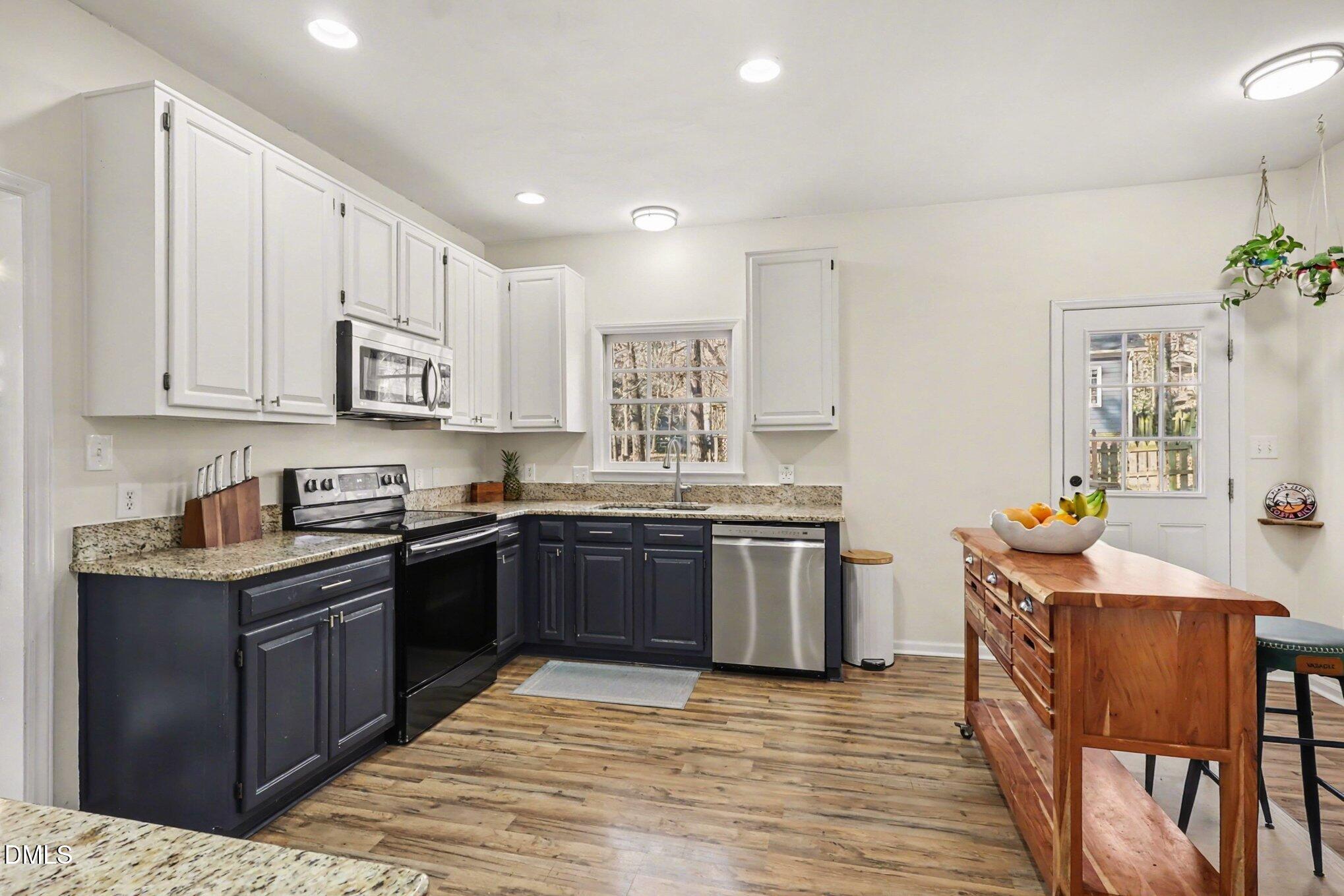1701 Point O Woods Court Raleigh, NC 27604 - Photo 11 of 45 019_file_1525