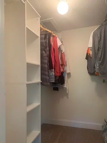 $2,600 | 508 Piscassic Street, Newmarket, NH 03857