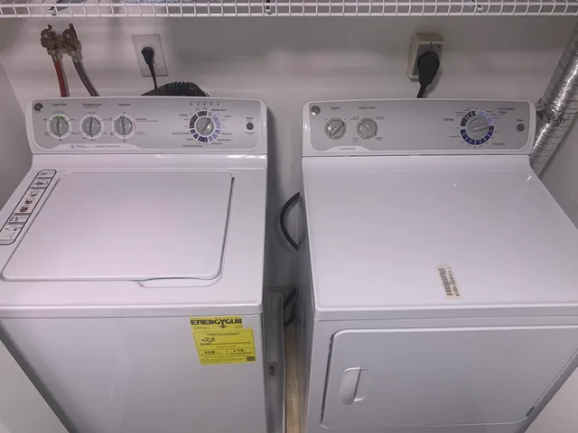 $2,600 | 508 Piscassic Street, Newmarket, NH 03857