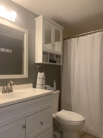 $2,600 | 508 Piscassic Street, Newmarket, NH 03857