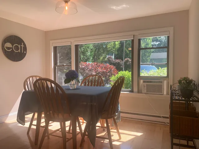 $2,600 | 508 Piscassic Street, Newmarket, NH 03857