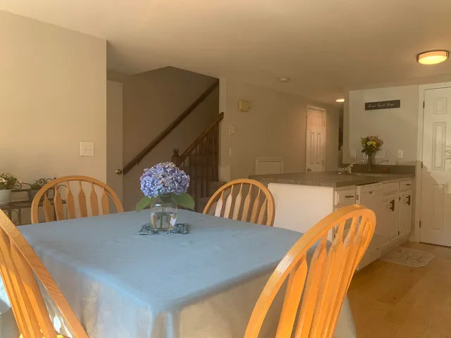 $2,600 | 508 Piscassic Street, Newmarket, NH 03857