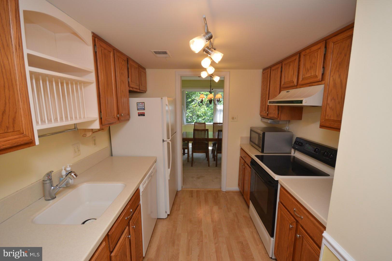 2867 Seminole Road Woodbridge, VA 22192 - Photo 2 of 22 Kitchen