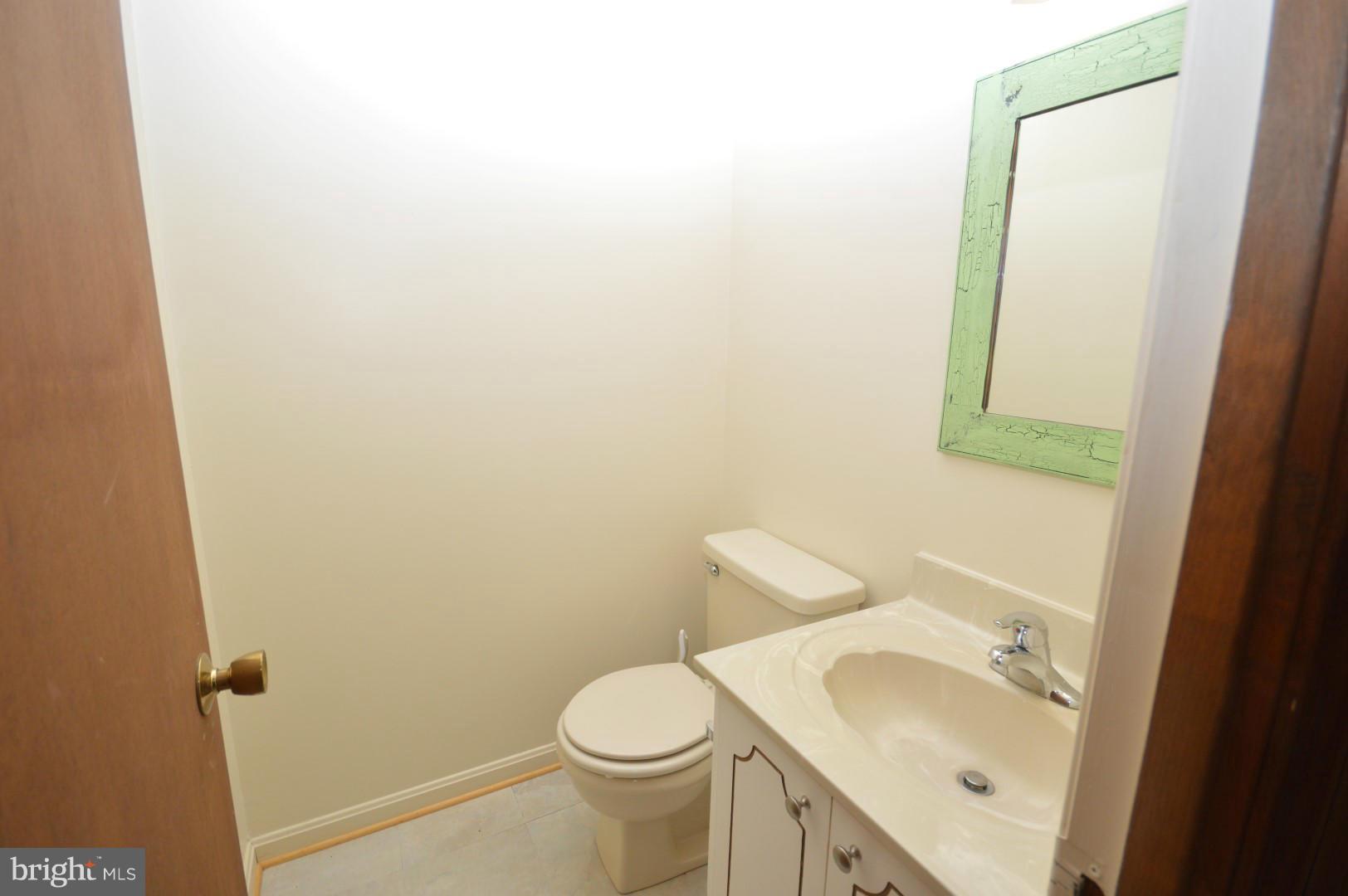 2867 Seminole Road Woodbridge, VA 22192 - Photo 20 of 22 Bath