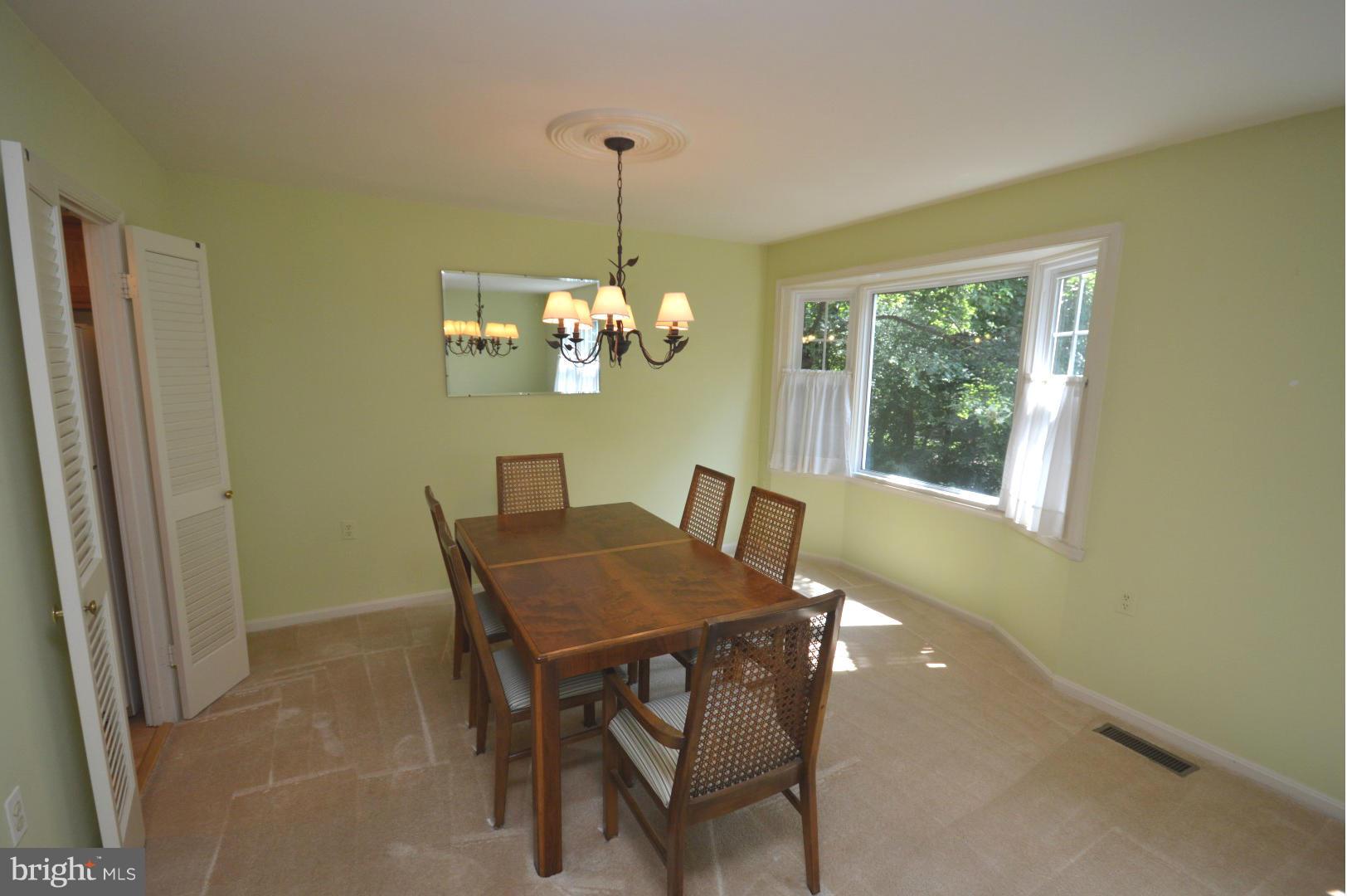 2867 Seminole Road Woodbridge, VA 22192 - Photo 6 of 22 Dining Room